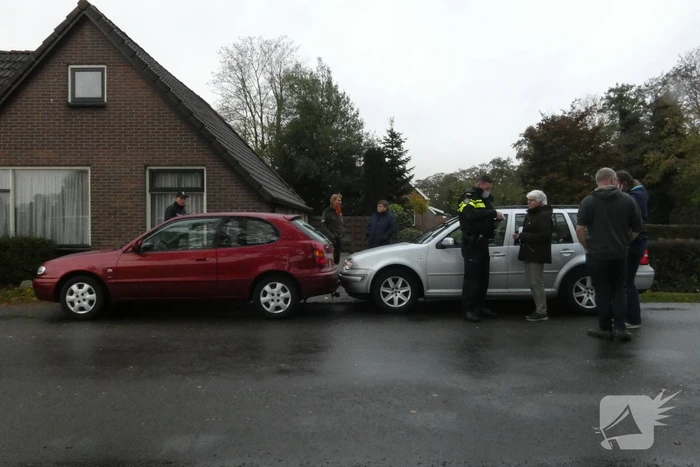 Drie auto's betrokken bij kop-staart aanrijding