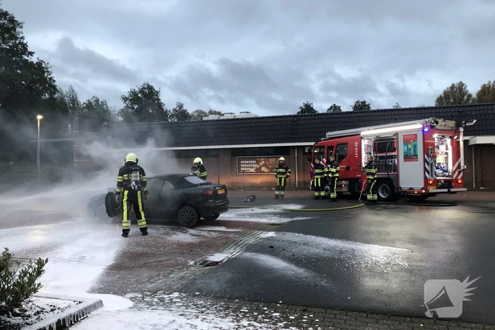 Veel rook bij autobrand