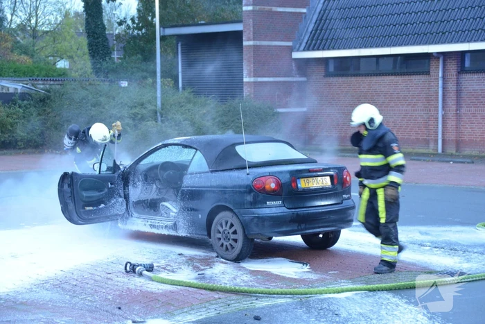 Veel rook bij autobrand