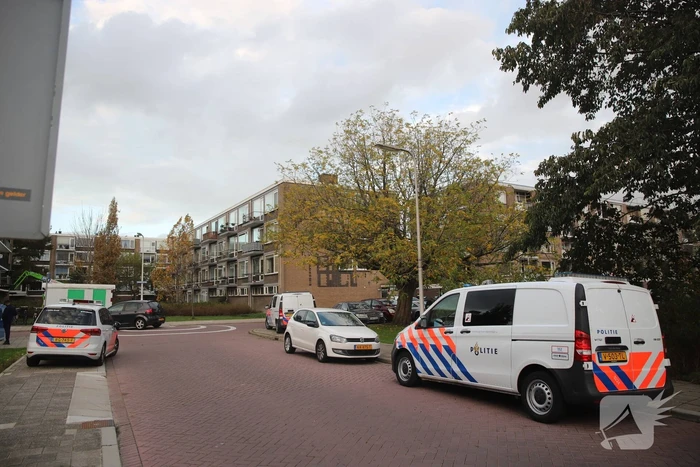 Politie doet inval in appartementencomplex