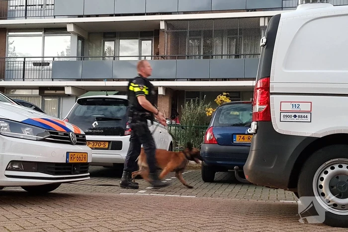 Politie doet inval in appartementencomplex