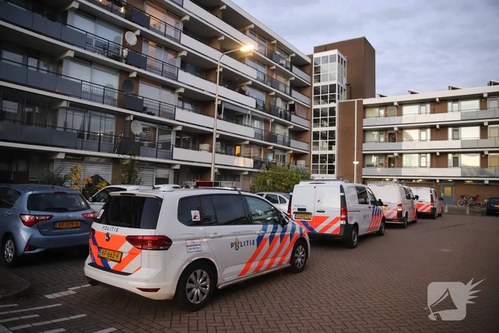 Politie doet inval in appartementencomplex