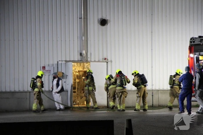 Brand na explosie in bedrijfspand