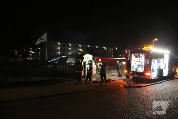 Brand in grote papiercontainer