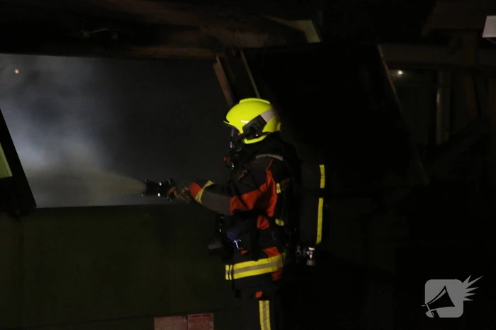 Brand in grote papiercontainer