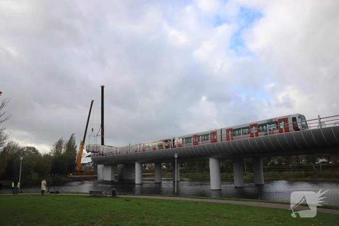 Berging ontspoorde RET-metro op walvisstaart begonnen