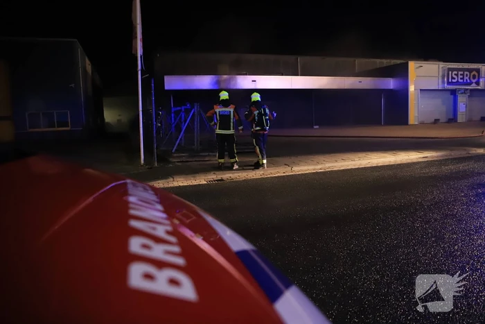Grote brand in ijzerwarenhandel pand