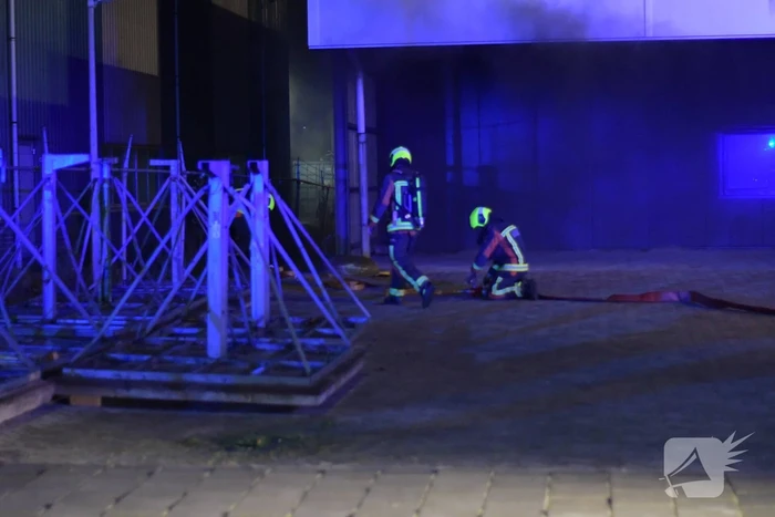 Grote brand in ijzerwarenhandel pand