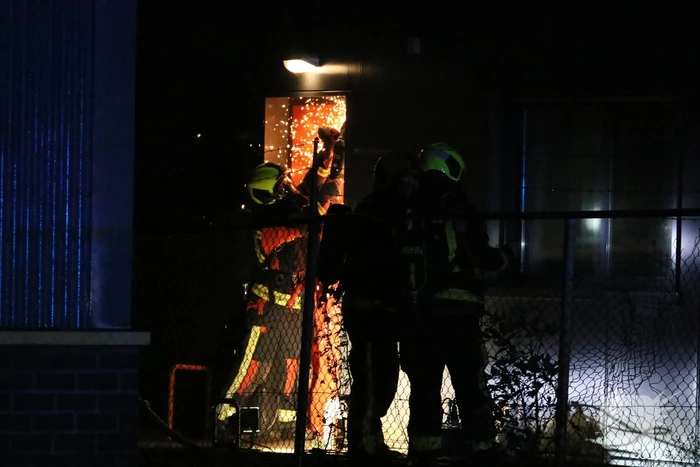 Grote brand in ijzerwarenhandel pand