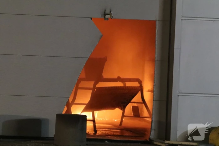 Grote brand in ijzerwarenhandel pand