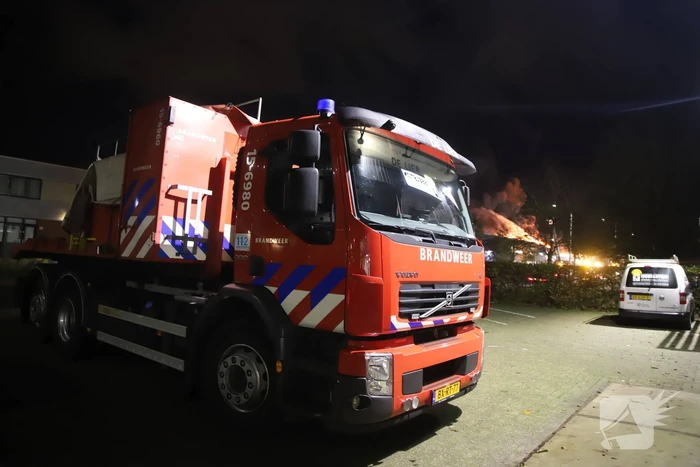 Grote brand in ijzerwarenhandel pand