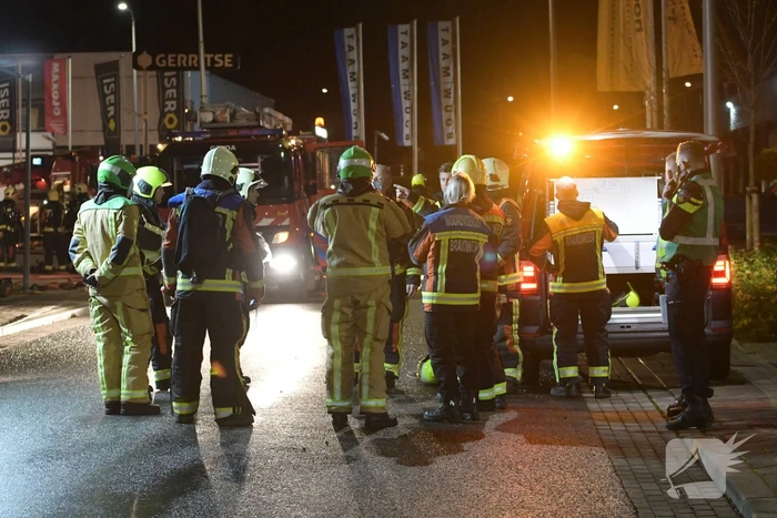 Grote brand in ijzerwarenhandel pand