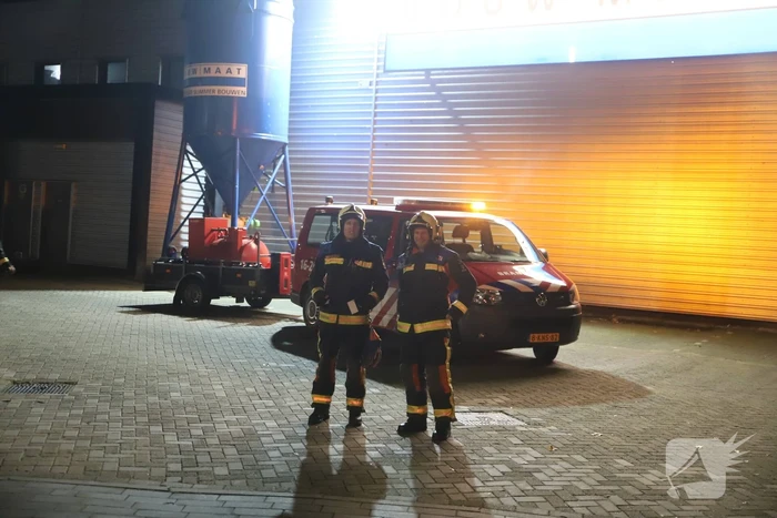 Grote brand in ijzerwarenhandel pand