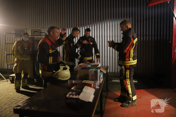 Grote brand in ijzerwarenhandel pand