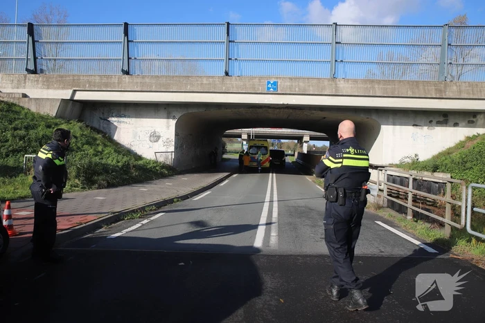 Traumahelikopter landt naast snelweg voor ernstig ongeval