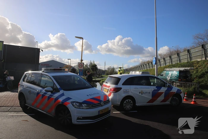 Traumahelikopter landt naast snelweg voor ernstig ongeval