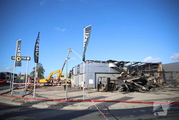 Day after grote brand ijzerwarenbedrijf Isero