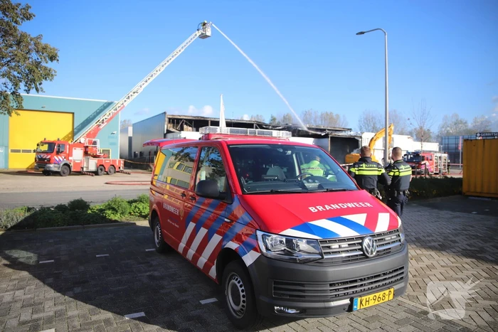 Day after grote brand ijzerwarenbedrijf Isero