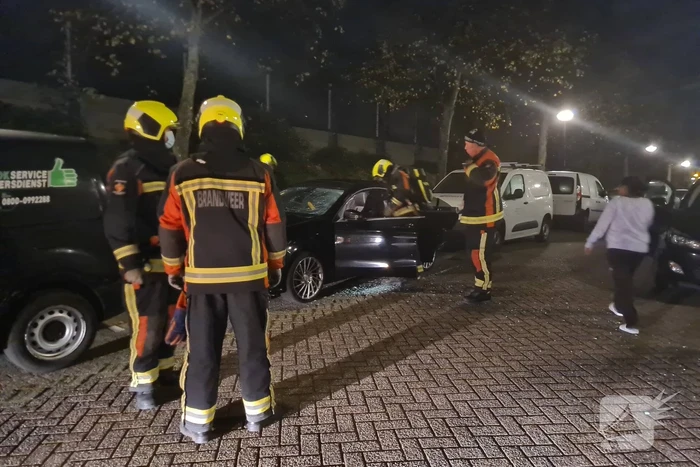 Brand in auto door vuurwerk
