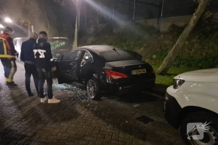 Brand in auto door vuurwerk