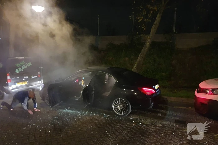 Brand in auto door vuurwerk