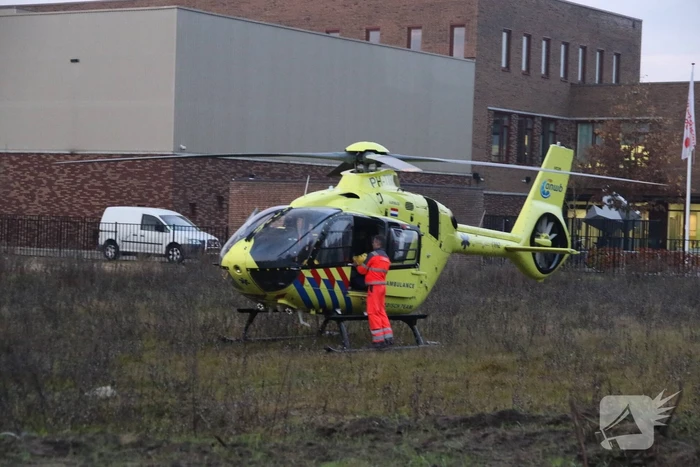 Traumahelikopter ingezet bij woningbrand