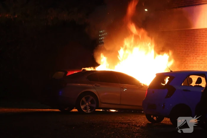 Auto verwoest door brand
