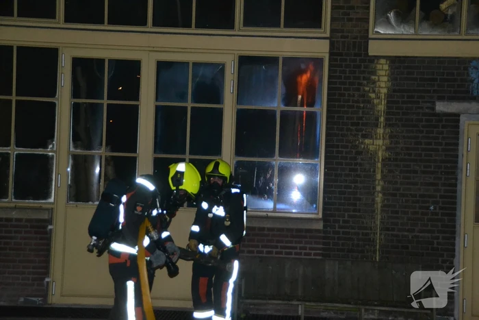 Felle brand in oud pand