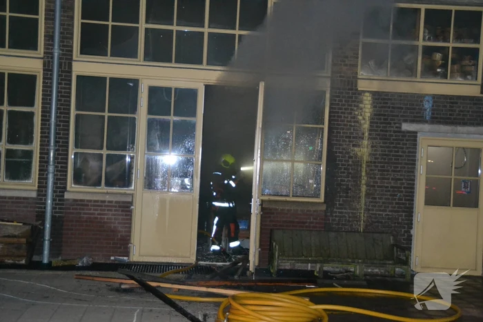 Felle brand in oud pand