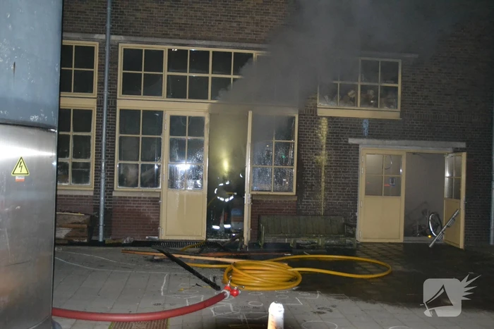Felle brand in oud pand