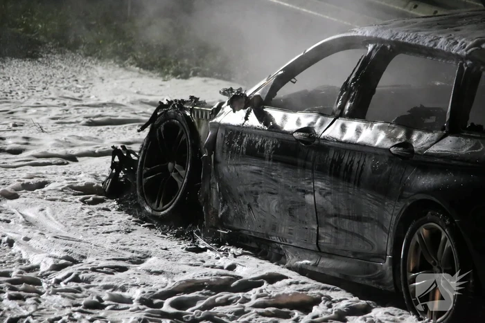 Auto volledig verwoest door brand