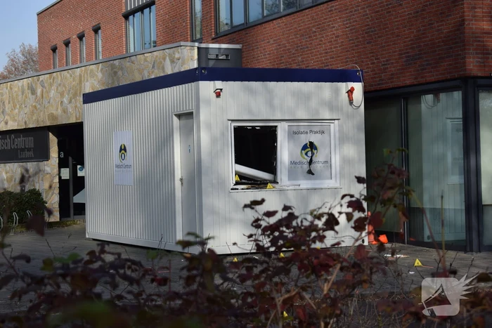 Corona-sneltestlocatie verwoest met zwaar vuurwerk