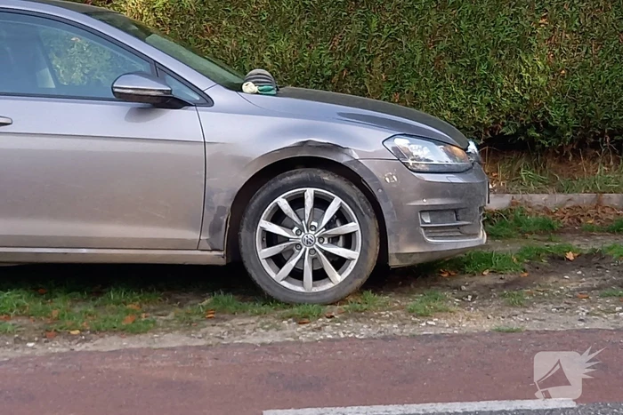 Automobilist gewond bij botsing met geparkeerde auto
