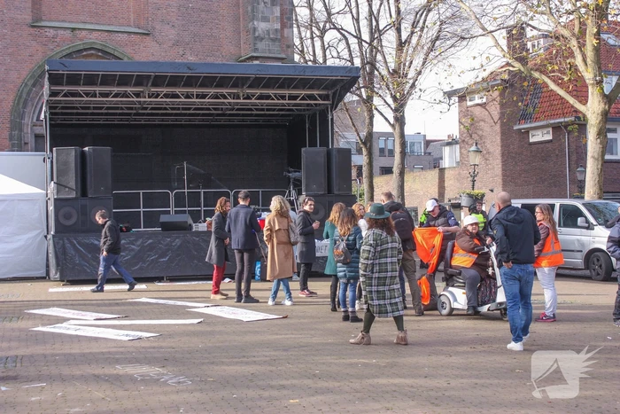 Demonstratie voor de vrijheid bij Onze Lieve Vrouwetoren