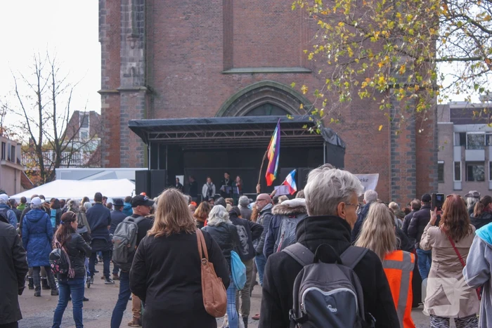 Demonstratie voor de vrijheid bij Onze Lieve Vrouwetoren