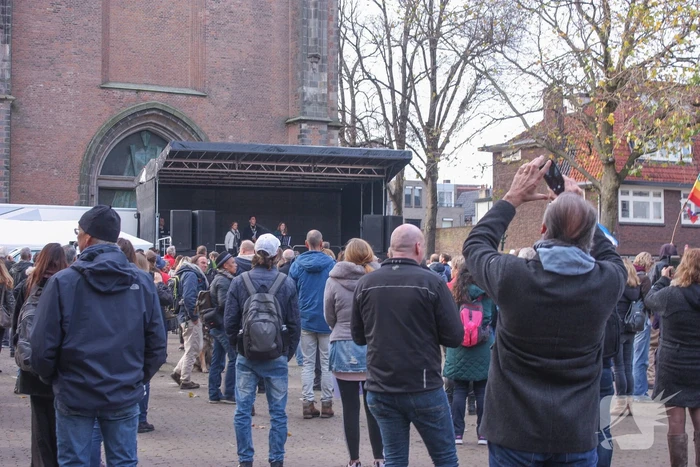 Demonstratie voor de vrijheid bij Onze Lieve Vrouwetoren