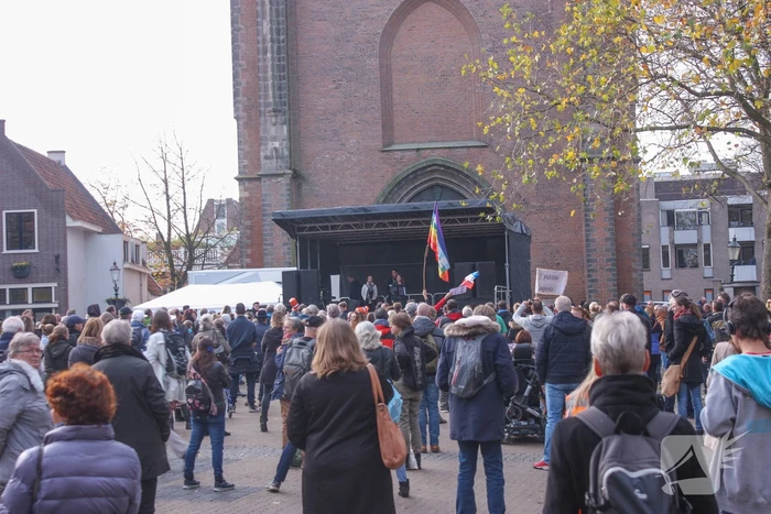 Demonstratie voor de vrijheid bij Onze Lieve Vrouwetoren