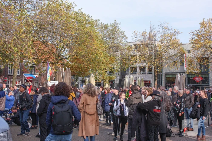 Demonstratie voor de vrijheid bij Onze Lieve Vrouwetoren