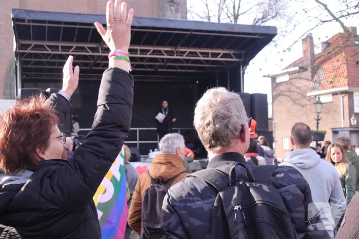 Demonstratie voor de vrijheid bij Onze Lieve Vrouwetoren