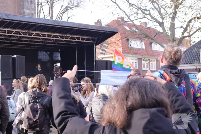 Demonstratie voor de vrijheid bij Onze Lieve Vrouwetoren