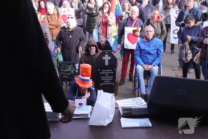 Demonstratie voor de vrijheid bij Onze Lieve Vrouwetoren