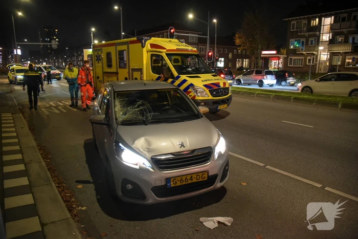 Voetganger ernstig gewond bij aanrijding met auto