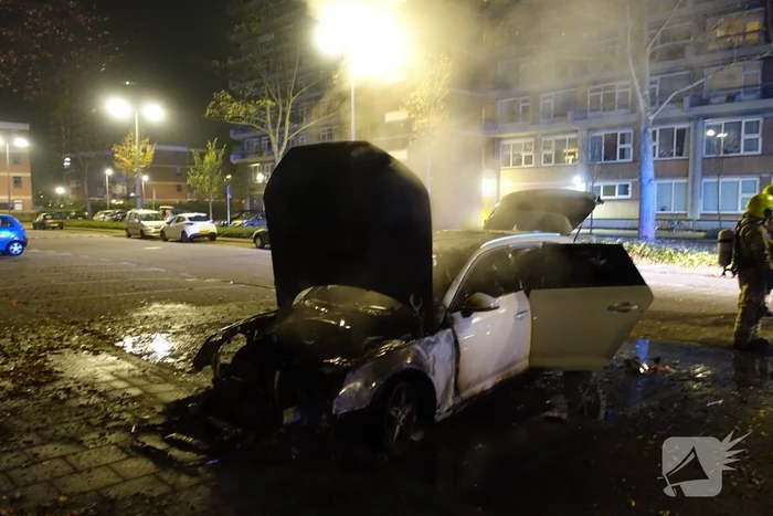 Auto verwoest door brand