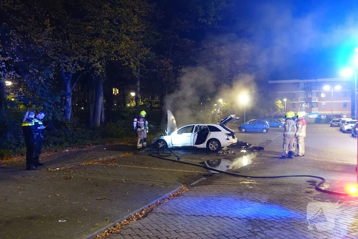 Auto verwoest door brand