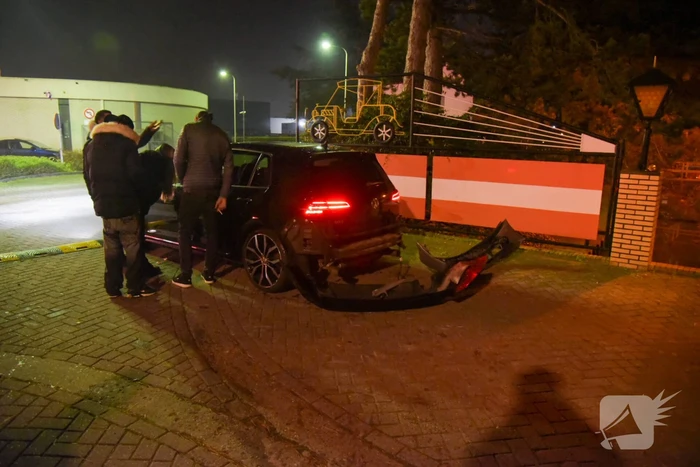 Automobilist onder invloed rijdt in op mensen en belandt in sloot