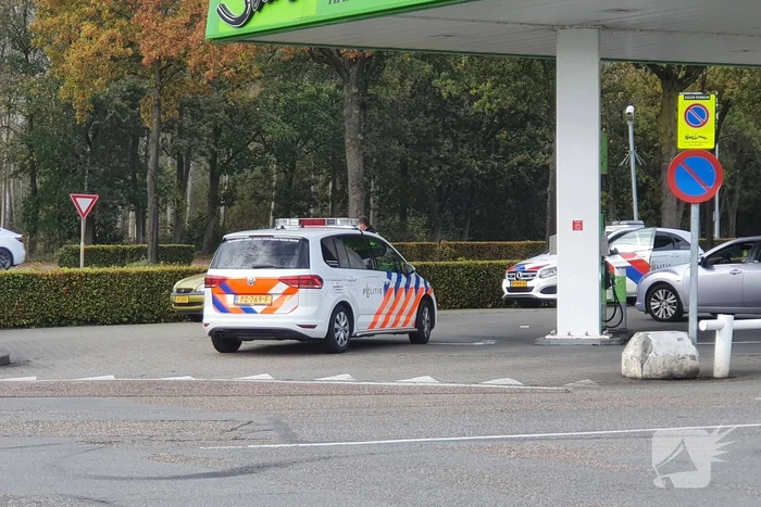 Politie zoekt zilverkleurige Audi na overval