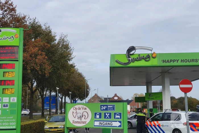 Politie zoekt zilverkleurige Audi na overval