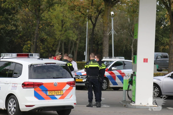 Politie zoekt zilverkleurige Audi na overval