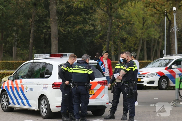 Politie zoekt zilverkleurige Audi na overval