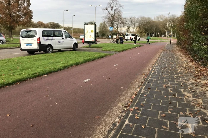 Meisje op fiets aangereden door auto